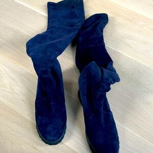 Casedei navy blue knee high suede boots gorgeous over the knee barely worn